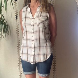 Tart plaid sleeveless top size small